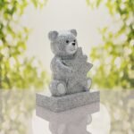 Lápida infantil con oso de peluche y estrella