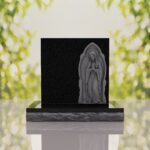 Lápida conmemorativa de la Virgen orante