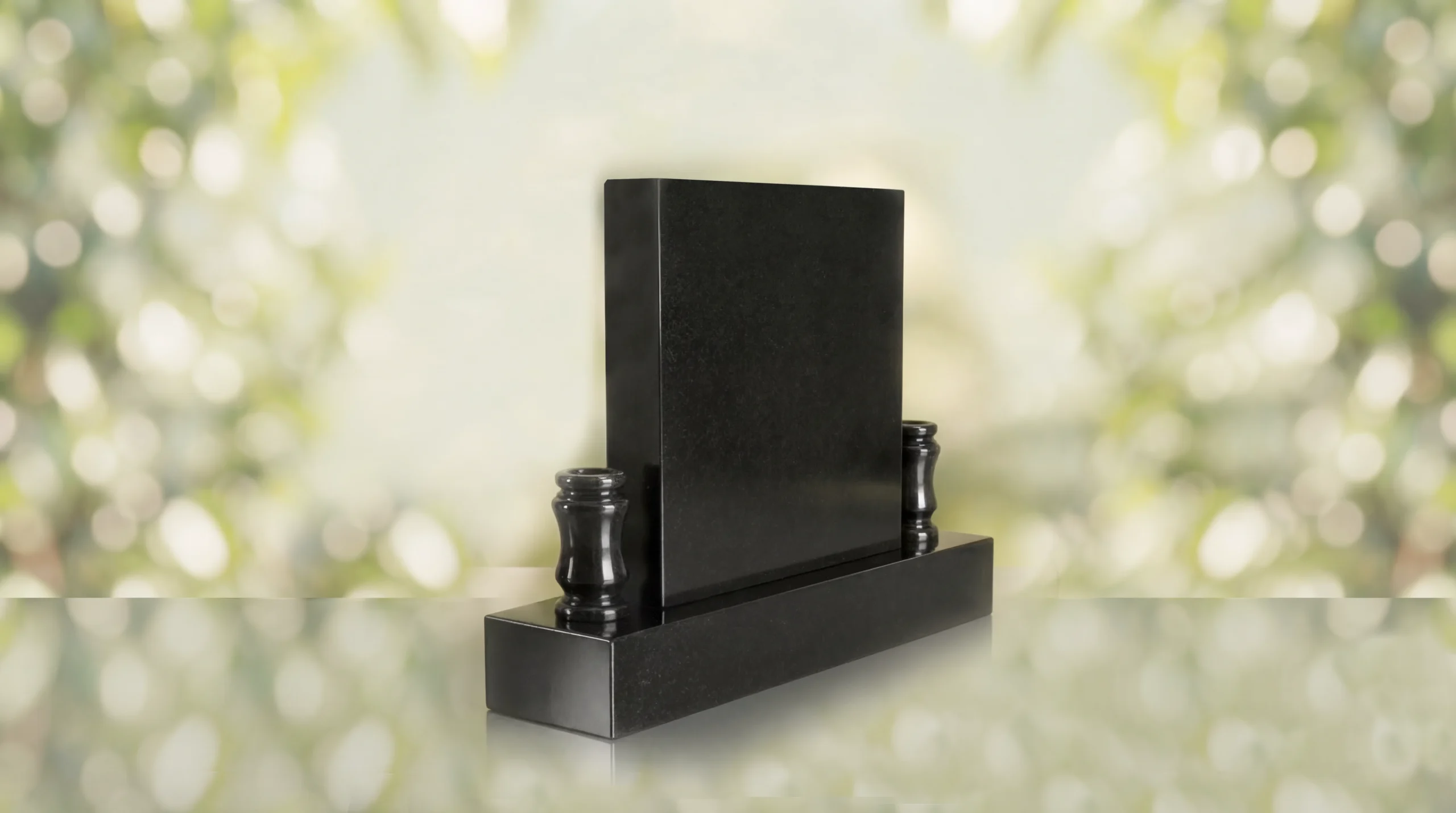 Square Upright Headstone with Vases - Imagen 3