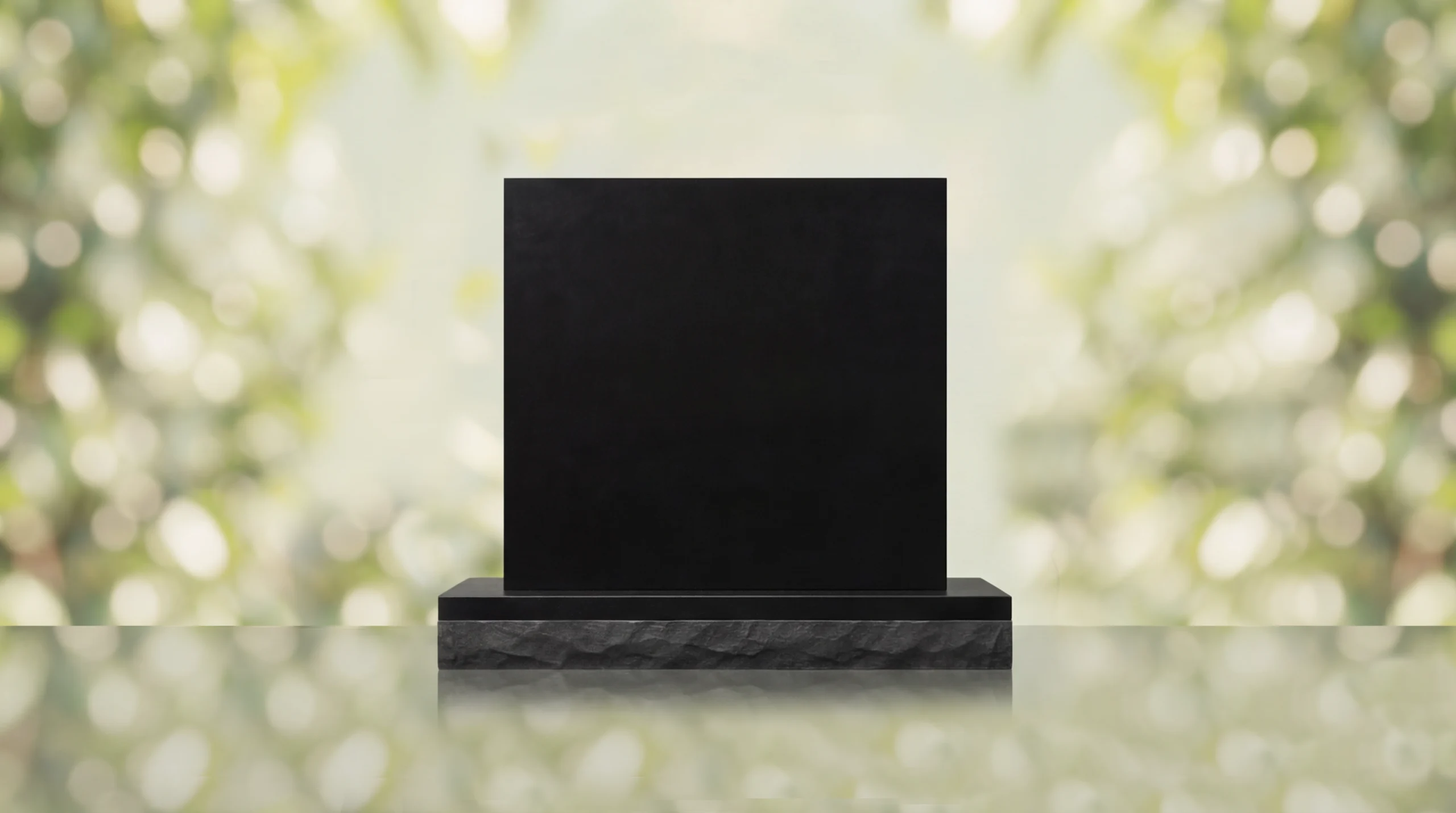 Praying Madonna Memorial Headstone - Imagen 4