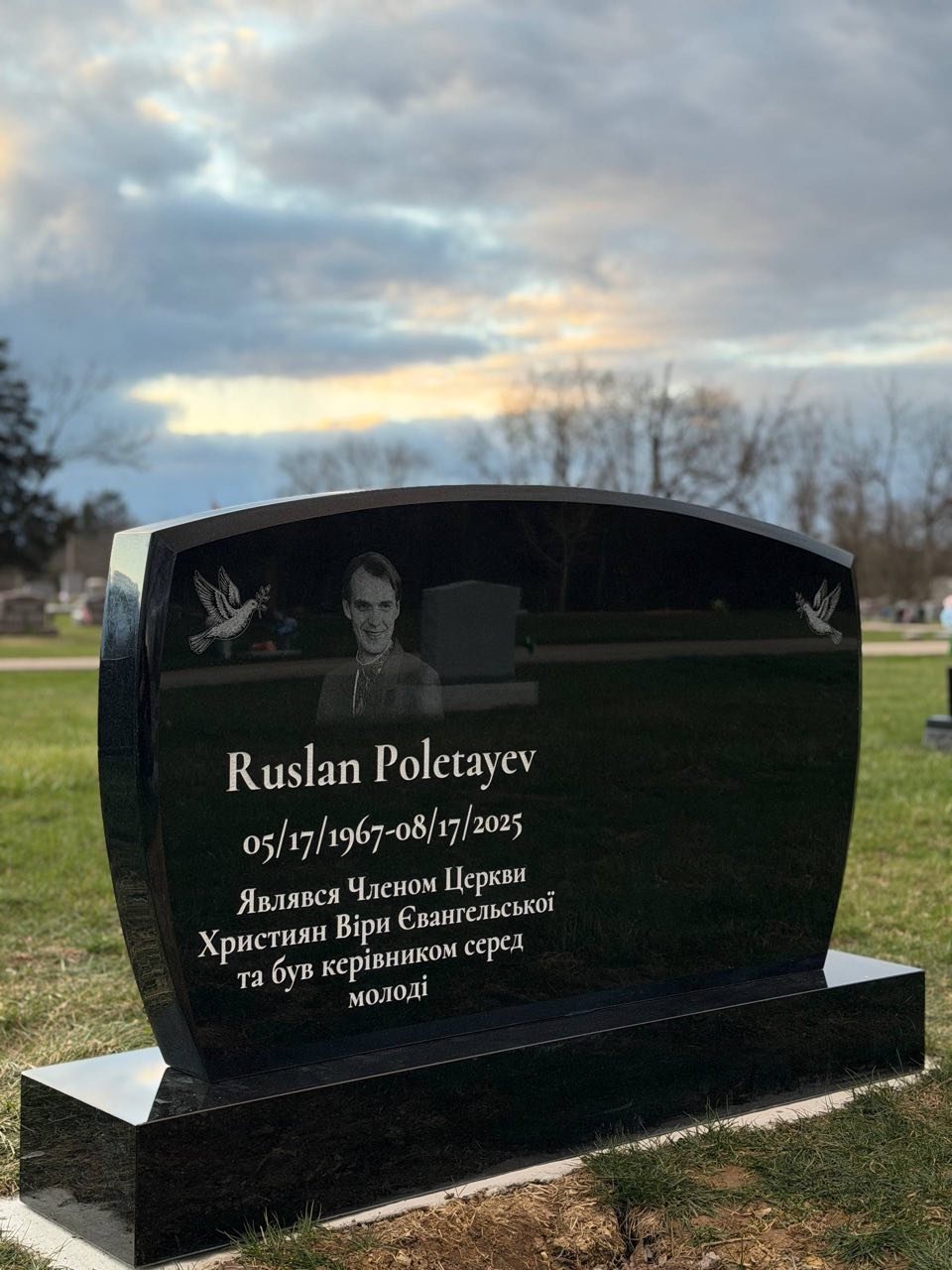 Headstone Designs That Say Something True About a Life 5 Headstone Designs That Say Something True About a Life