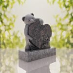 Lápida infantil con oso y corazón