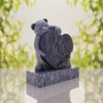 Lápida infantil con oso y corazón