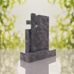 Monumento conmemorativo moderno con cruz