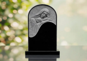 Dibujo de lápidas y cómo un boceto a lápiz se convierte en un monumento conmemorativo en piedra