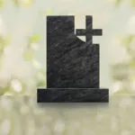 Monumento conmemorativo moderno con cruz